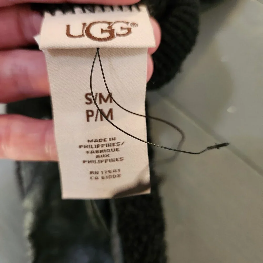 UGG Women's Black Faux Fur Touchscreen Compatible Gloves Size S/M